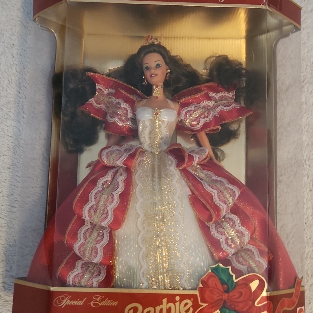 Barbie Happy Holidays Special Edition Hallmark (1997) NRFB Blue Eyes - Picture 2 of 9